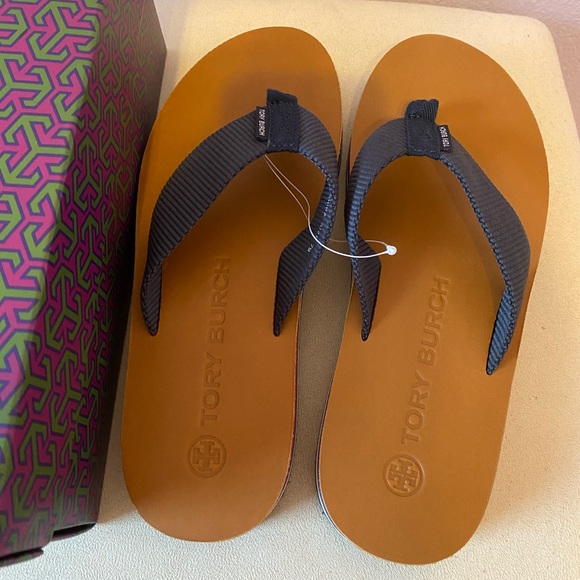 Tory Burch 70’s Platform Flip Flop Tory Navy/Toasted Acorn - Picture 2 of 9